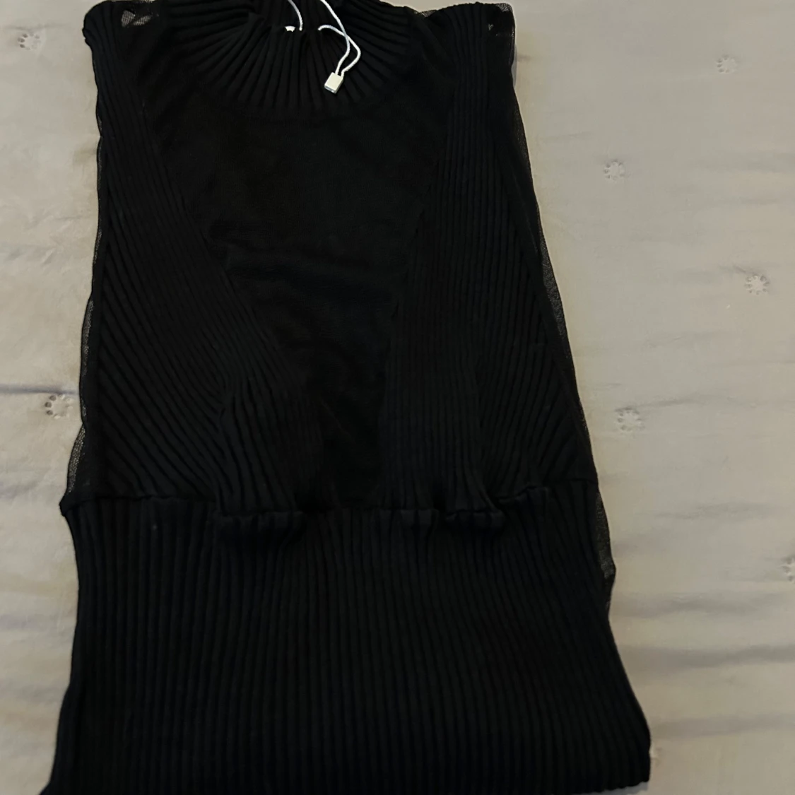 Svart ribbad klänning från Zara - 2