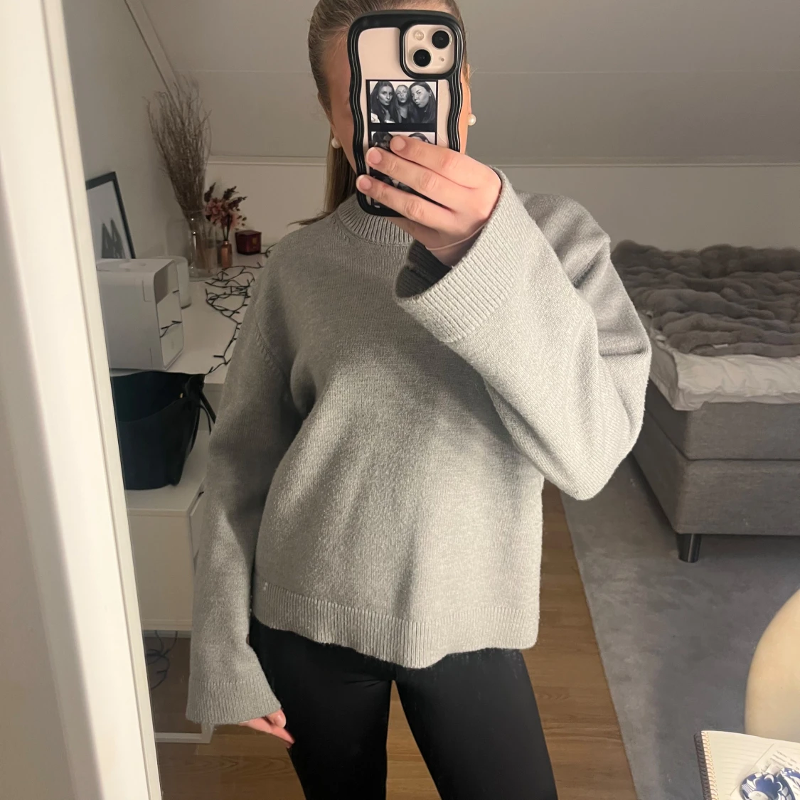 Grå stickad tröja från Gina Tricot - 90