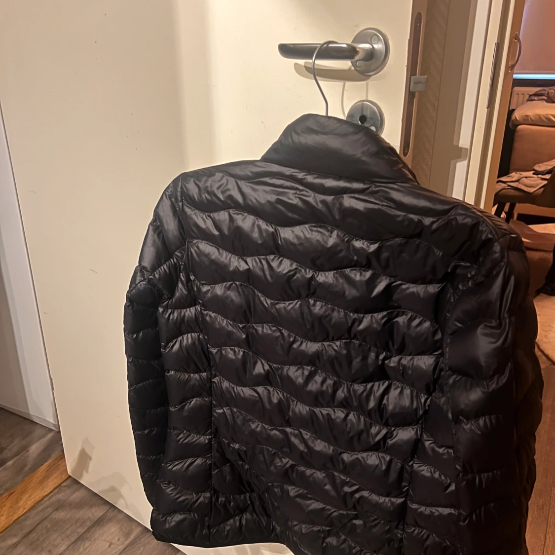 Svart dunjacka från Emporio Armani - 91