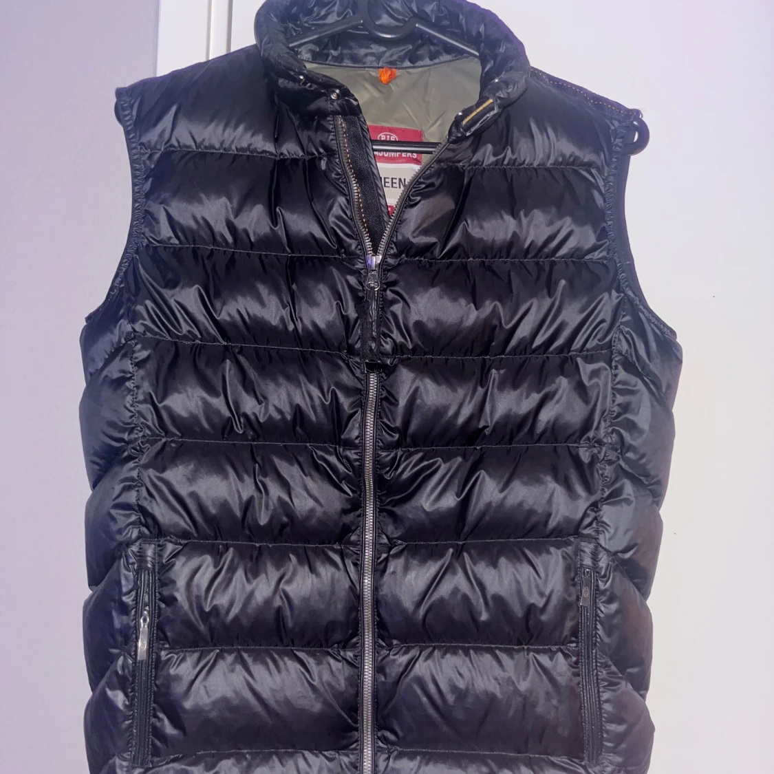 Svart dunväst från Parajumpers