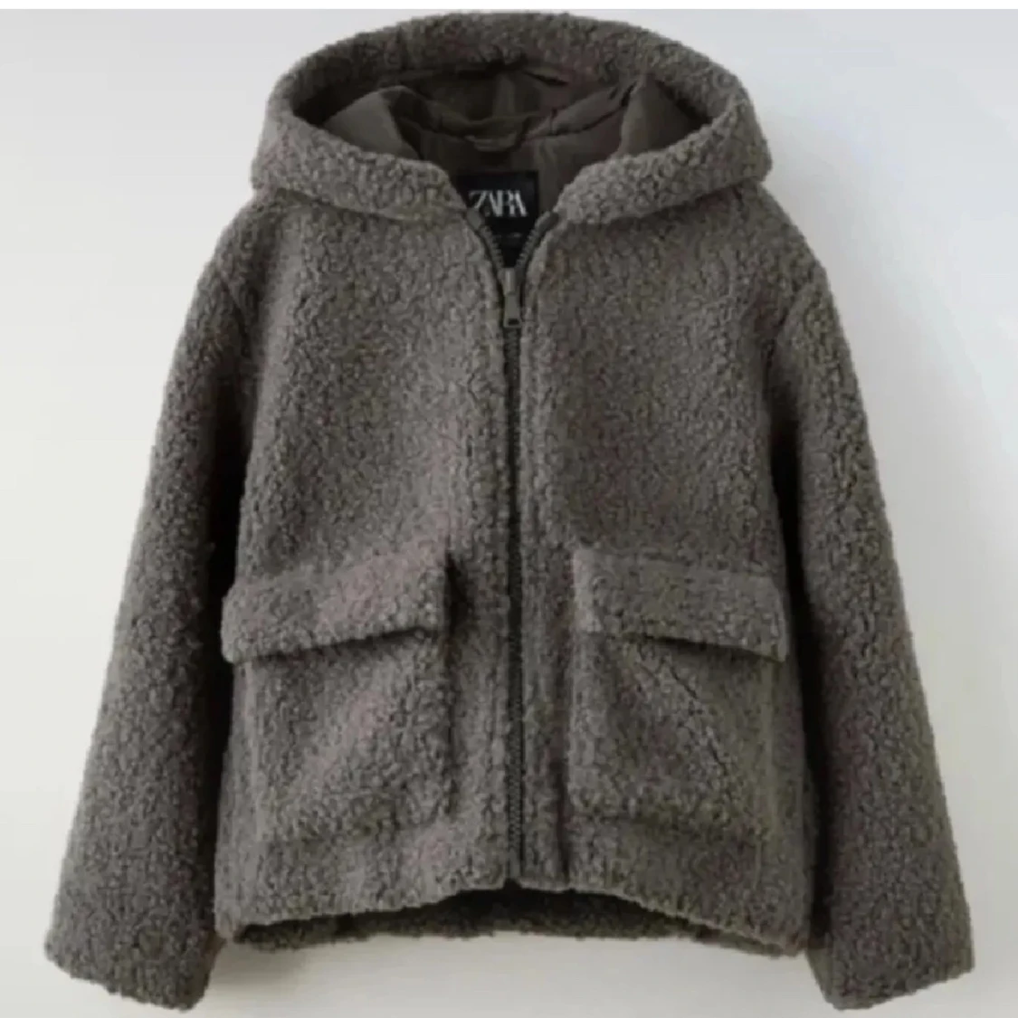 Grå teddyjacka från Zara