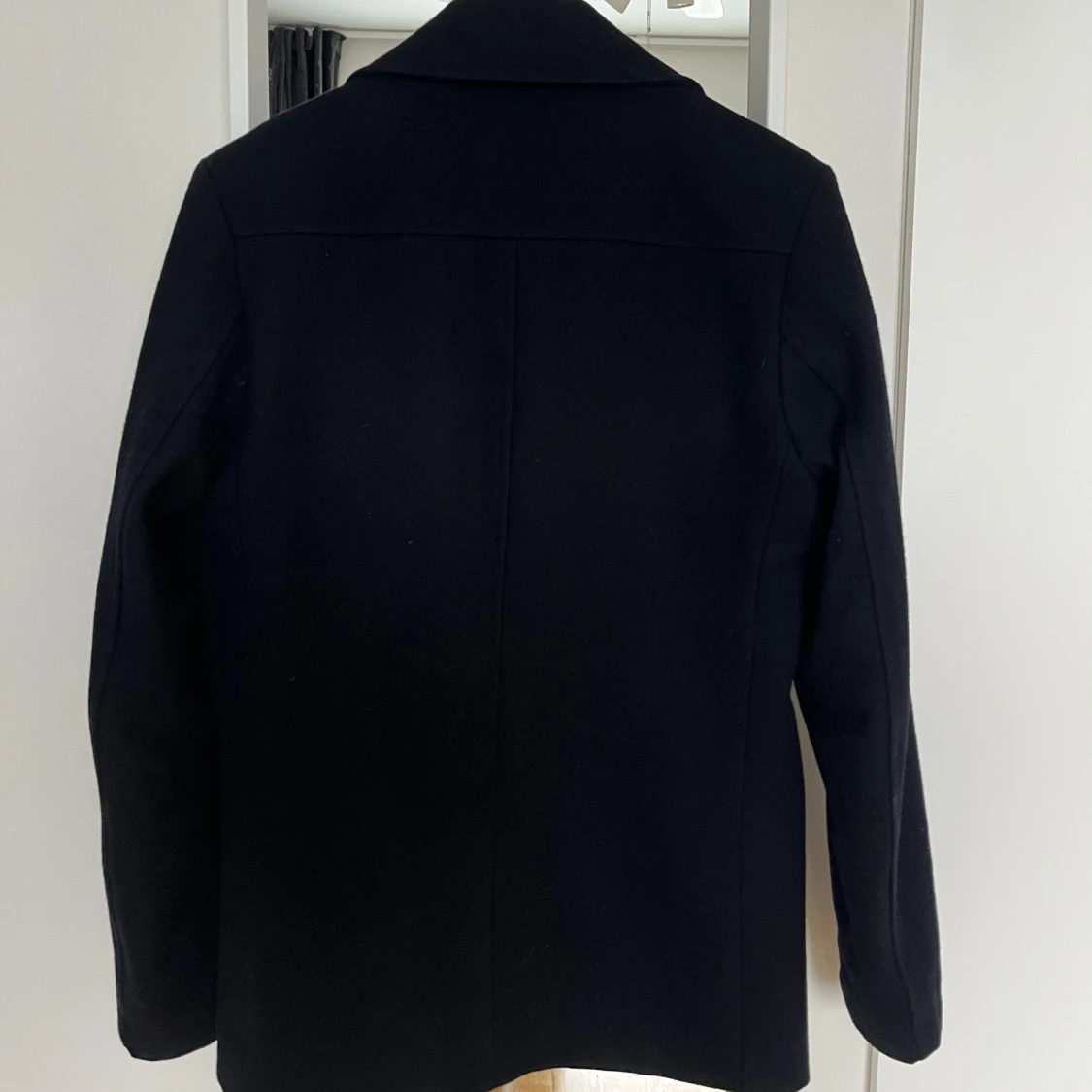 Mörkblå skepparkavaj från Henri Lloyd - 2