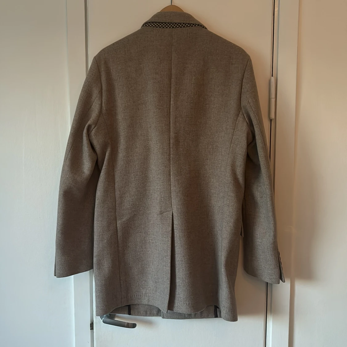 Beige rock från Brecos - 1