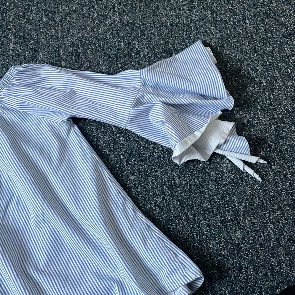 En blå somrig blus  - 90