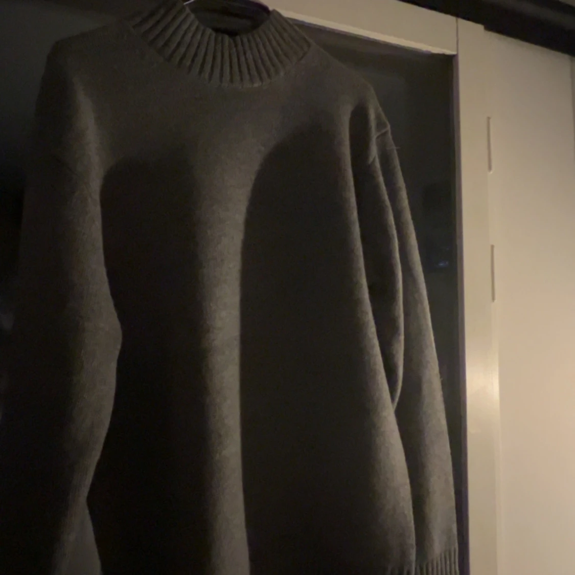 Grå stickad tröja från Sandö. oanvänd!!! - 90