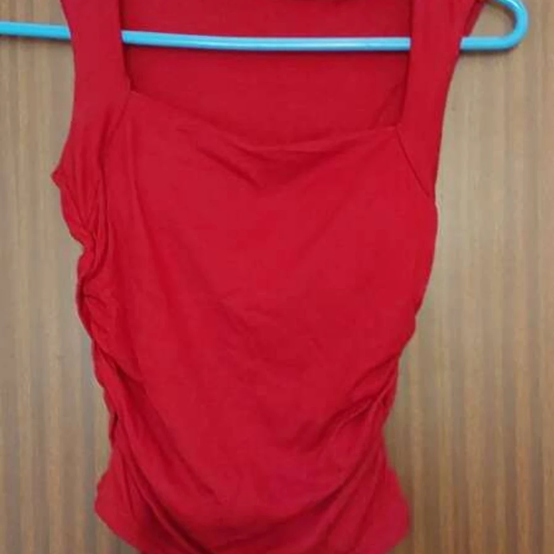 Ärmlös topp i tre färger - 90