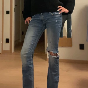 Snygga jeans💗 - Säljer ett par jätte snygga jeans! Som är i storleken s