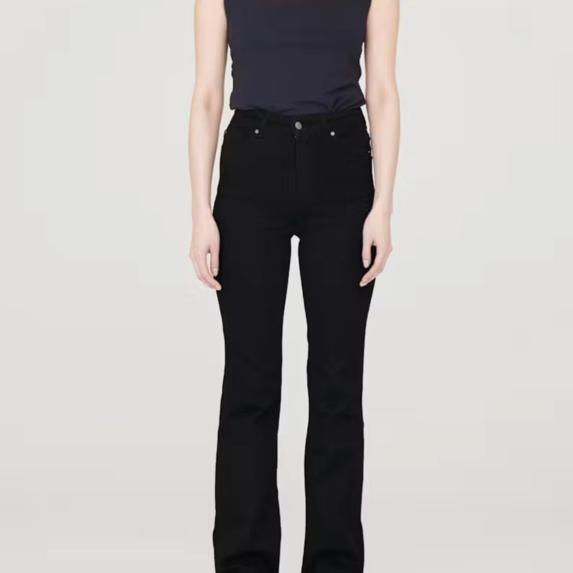 Svarta bootcut jeans - 90