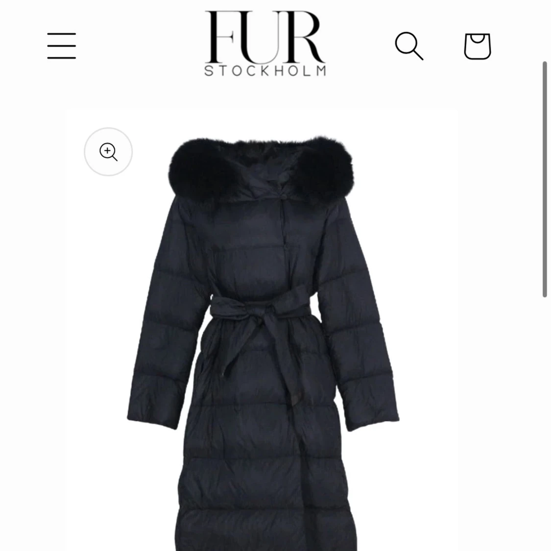 Svart lång dunjacka med pälskrage - 93