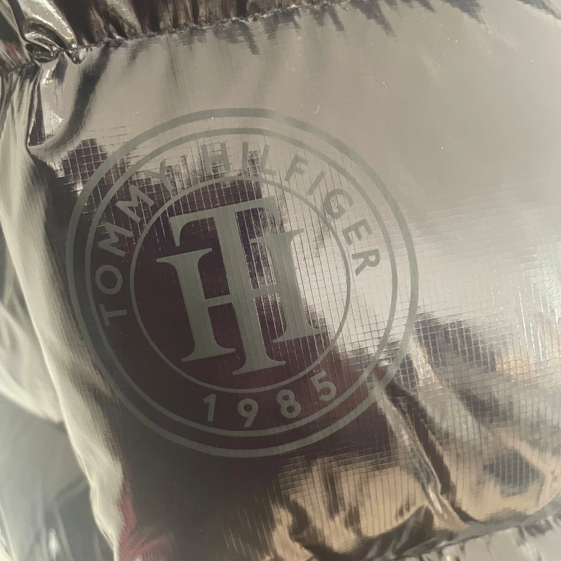 Mörkblå pufferjacka från Tommy Hilfiger - 91