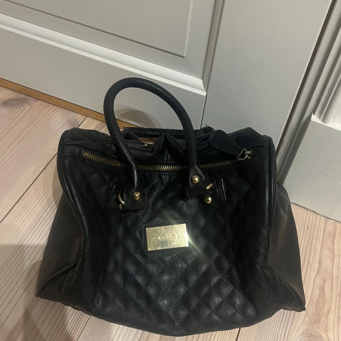 Svart väska fårn Amisu - 3