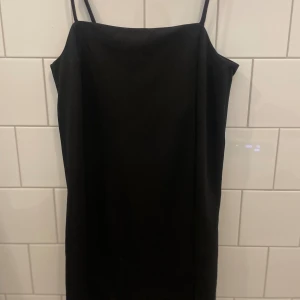 Kort klänning h&m - Kort klänning, aldrig använd