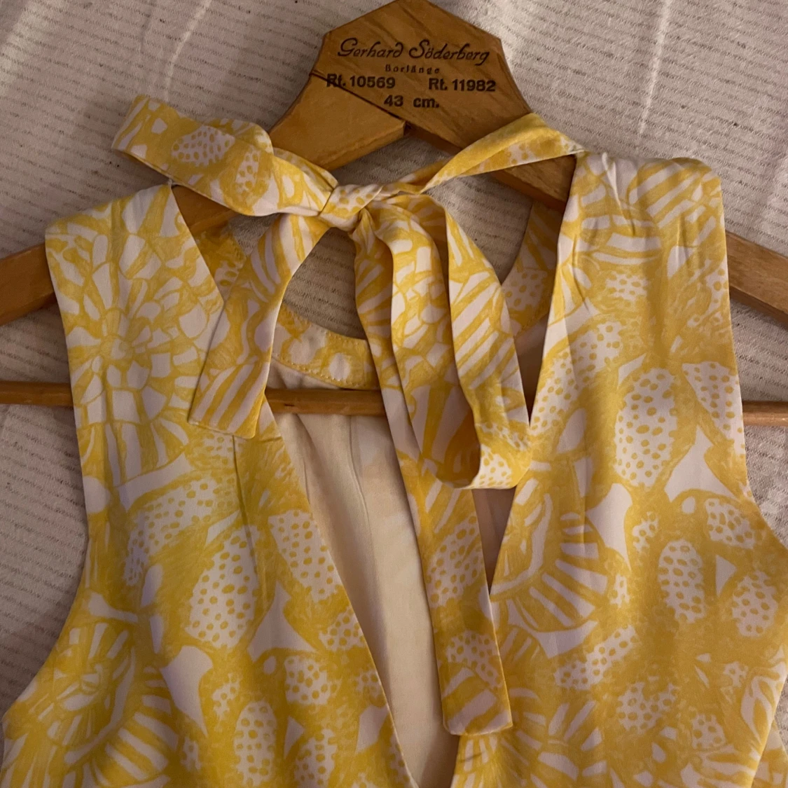 Gul finklänning - 92