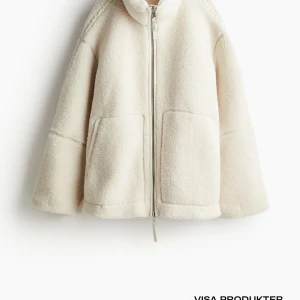 hm teddy jacka  - helt ny, men va lite stor på mig. prislapp är kvar 