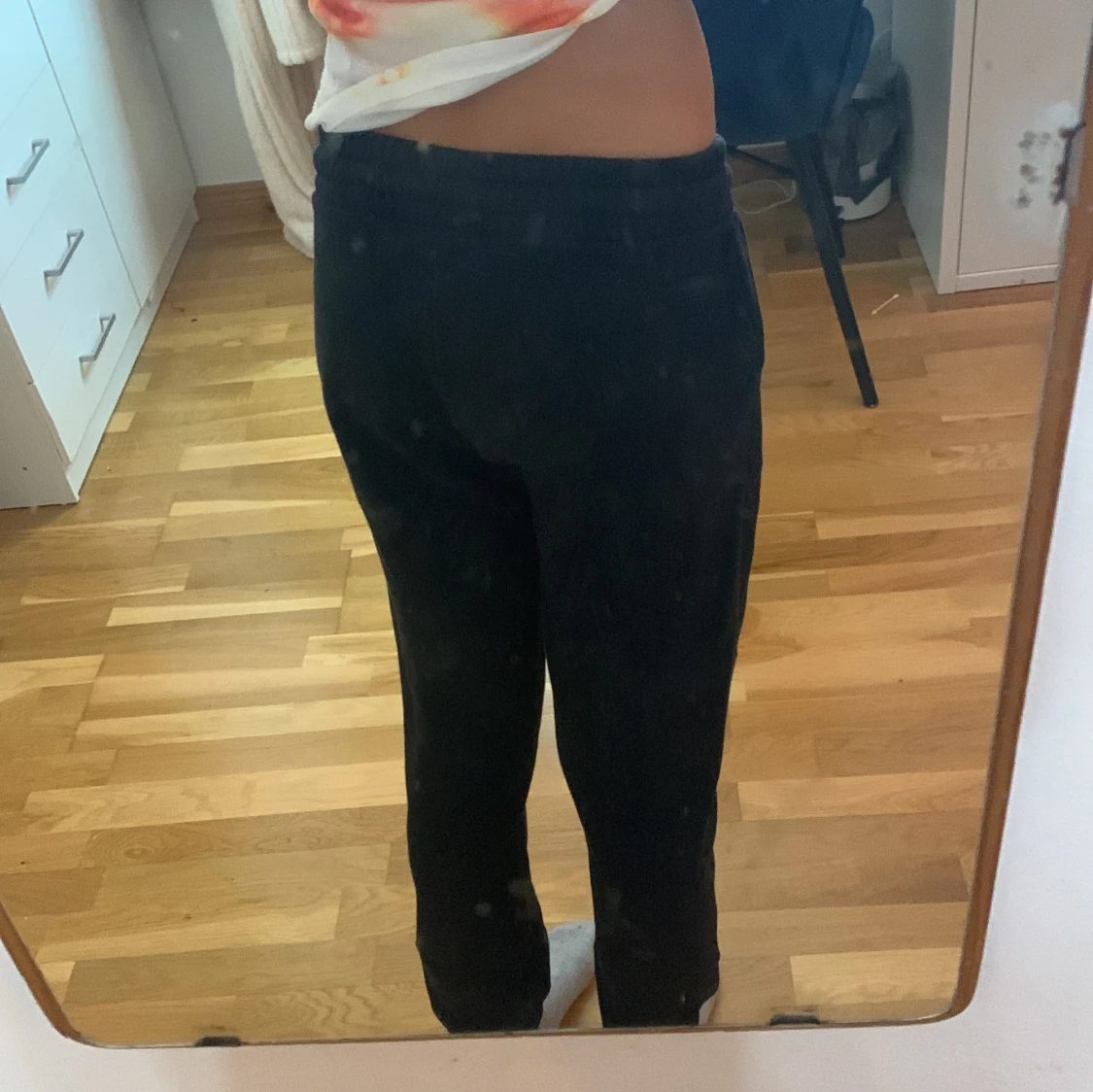Svarta mjukisbyxor från Lindex - 92