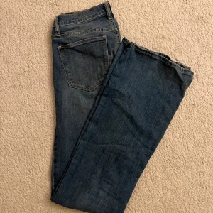 Bootcut jeans från GAP - Bra skick! Low waist jeans från GAP