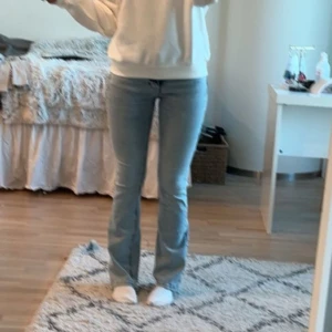 Mid waist jeans - Brand new