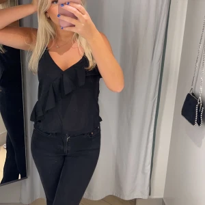 Volang topp  - Bra skick  