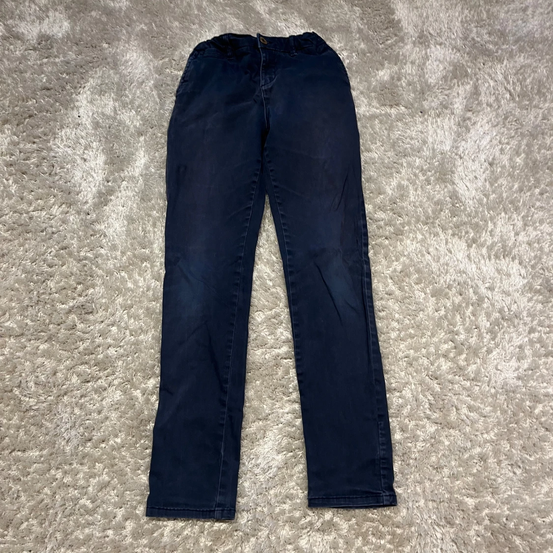 Mörkblå byxor från Hampton Republic