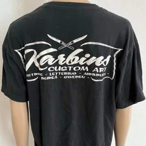Karbin Kustom T-shirt  - Inget att anmärka på 