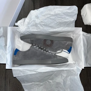Oliver Cabell skor - Säljer tyvärr dessa riktigt feta skor pga att de var för små. Size 41 men passar 42 - 43.  Helt nya.  Nypris ca 3 200. (224$ vid checkout + ~900kr tull)
