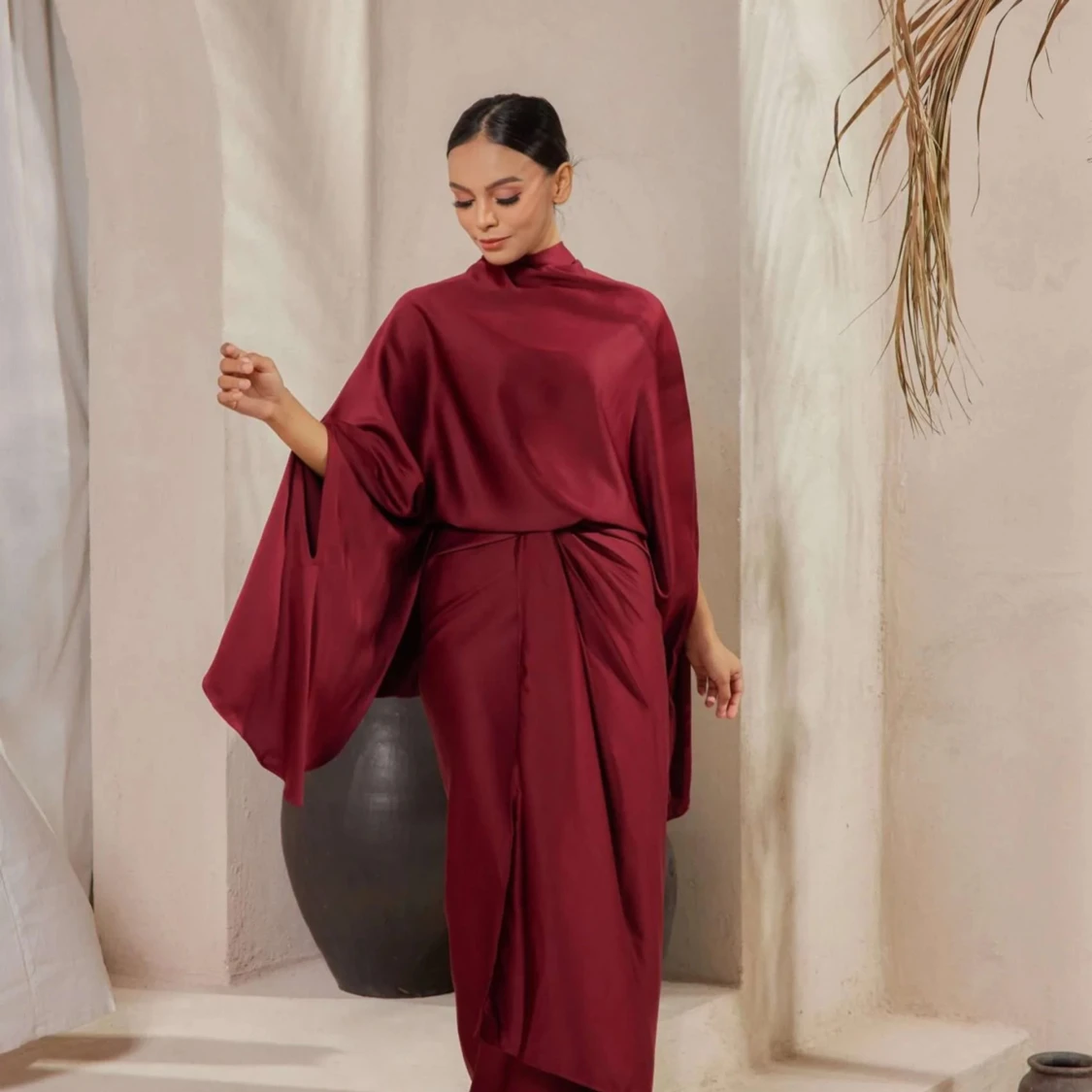 Helt ny, Wrapping skirt set one size in red for 1000kr