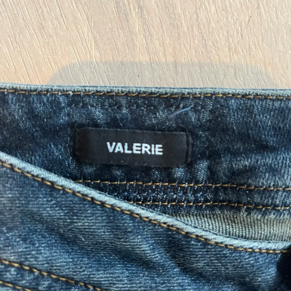 Helt nya LTB Valerie, köpte fel storlek så därför säljer jag dem💓 Storlek S ( w27 L32 )  Köpte dem för 800kr. Jeans & Byxor.