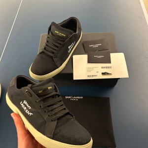 Saint Laurent skor - Saint Laurent skor med allt og| hör av er vid fler funderingar ☁️