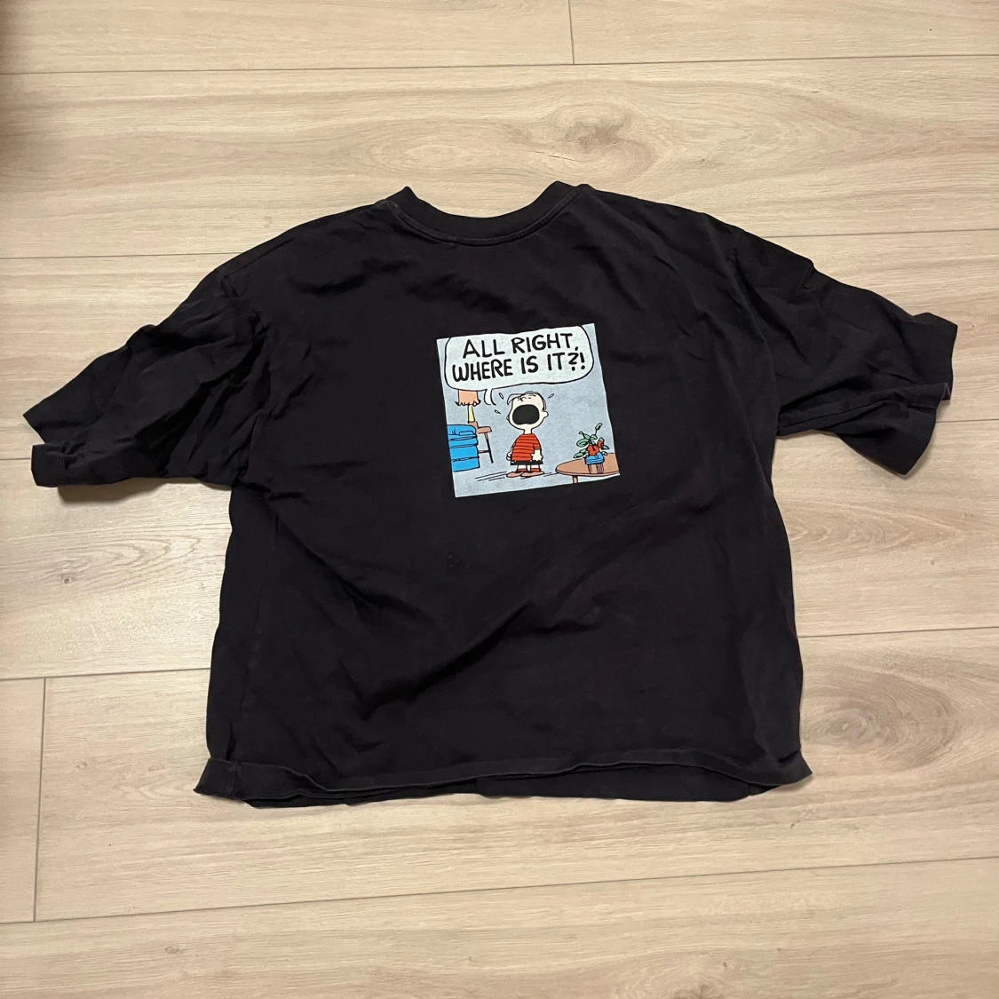 Svart t-shirt med tryck