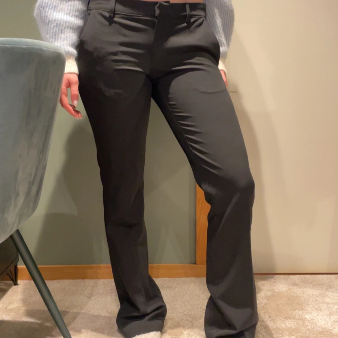Svarta kostymbyxor från BikBok