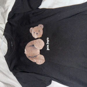 Palm angels T-shirt  - Palm angels T-shirt. Storlek M, använd fåtal gånger. 