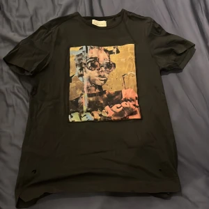 Limitato T shirt - Säljer en svart Limitato t shirt i storlek S