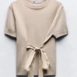 Beige stickad tröja från Zara , SÖKER 💗😫 - SÖKER i S eller XS 💗💗