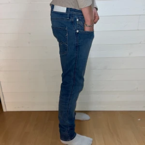 Replay anbass hyperflex - Feta replay anbass hyperflex | W32 | Bra skick | Modellen är 179 cm | Fri frakt går att lösa | Skriv om ni har frågor eller funderingar ⚜️