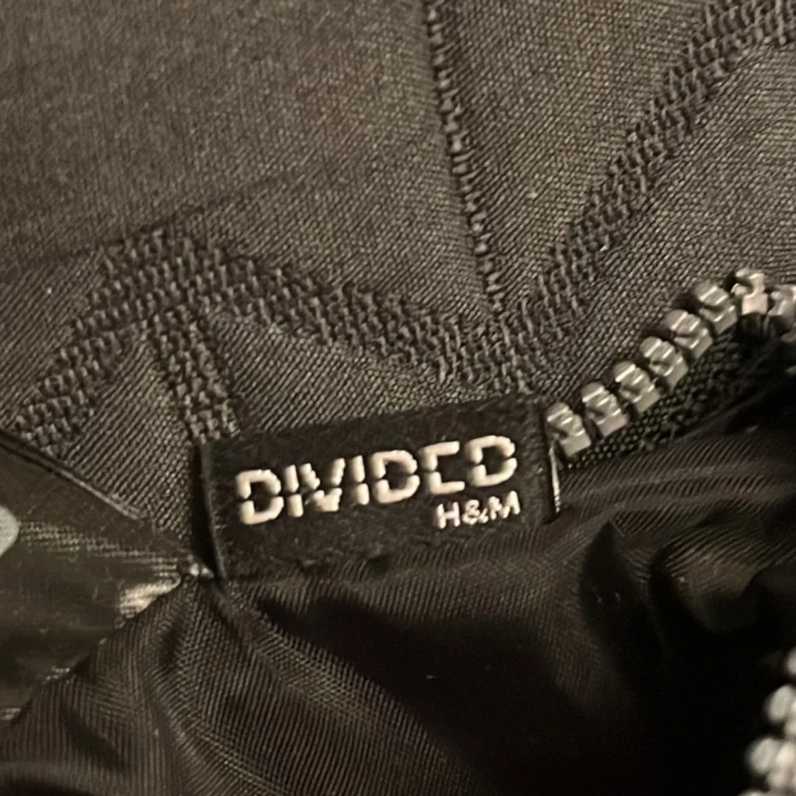 Svart axelväska från H&M Divided - 2