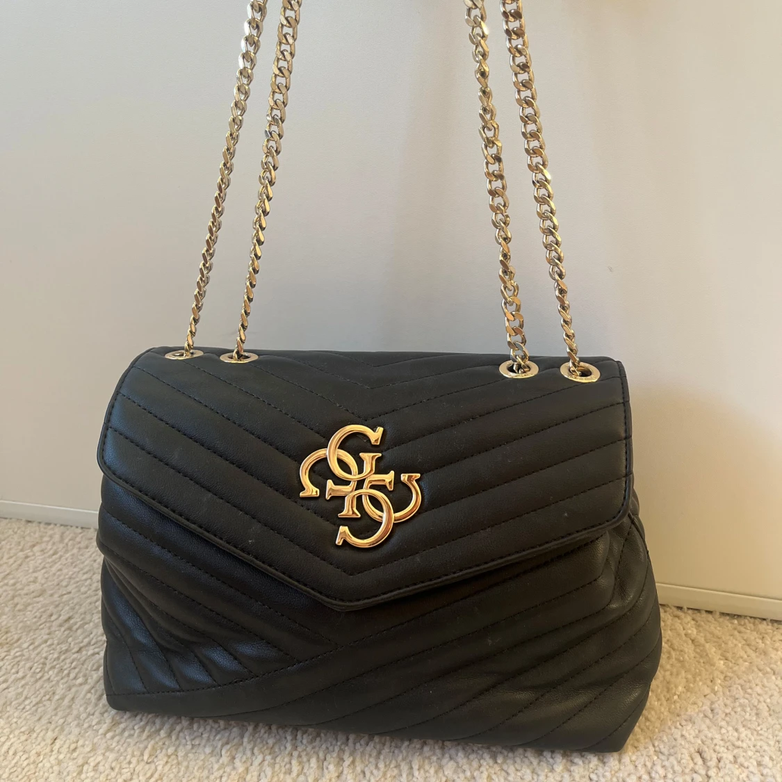 Guess handväska - 1