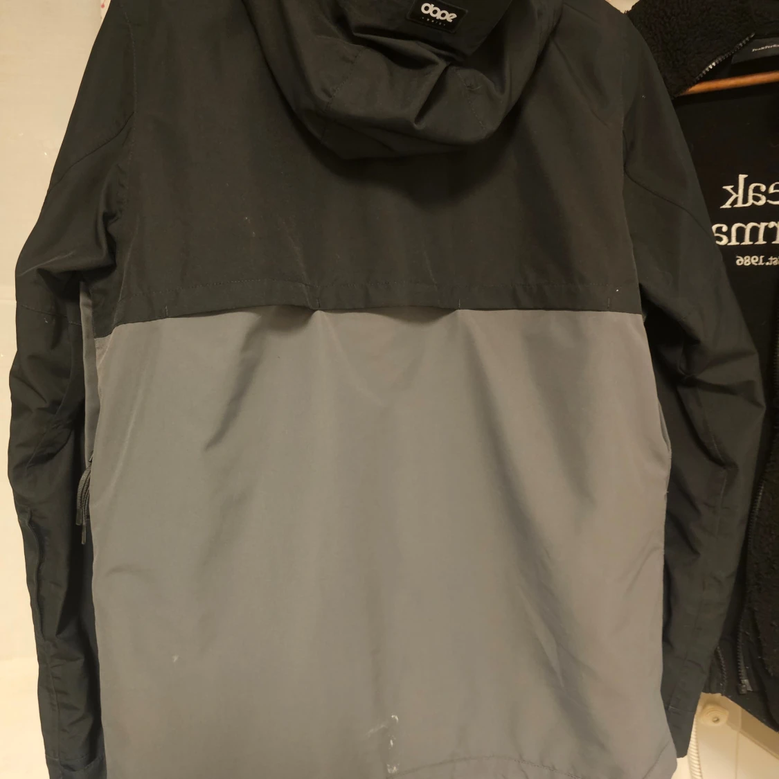 Svart och grå jacka från Dope - 1