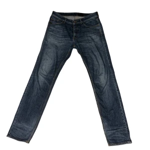 Tiger of Sweden Jeans - Tiger of Sweden Jeans Sparsamt använda Storlek: 32-34  Skriv vid frågor eller behov av fler bilder!
