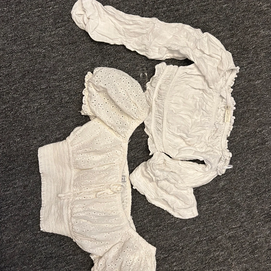 Vit blus/ tröja med spetsdetaljer - 1