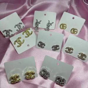 Örhängen  - Rostfritt stål helt nya pris per styck