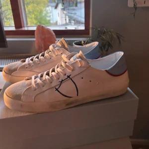 Philippe models helt nya! - Säljer dessa riktigt fräna models i st 38! Kan diskutera pris vid snabb affär o skickar inom 24 timmar!