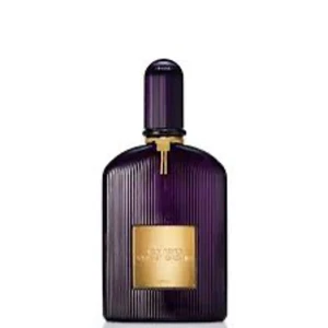 Tom Ford velvet orchid - Elegant parfym från Tom Ford i en djup lila flaska med gulddetaljer. Flaskan har en stilren design med räfflad yta och en fyrkantig guldetikett framtill. Perfekt för den som söker en lyxig doftupplevelse. Använt några gånger, skulle säga att 85% av flaskan är full. 50 ml. Ord pris 1590. Säljer för 900.