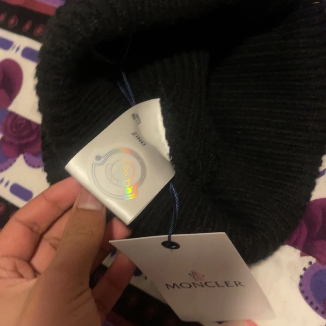 Svart ribbad mössa från Moncler - 2