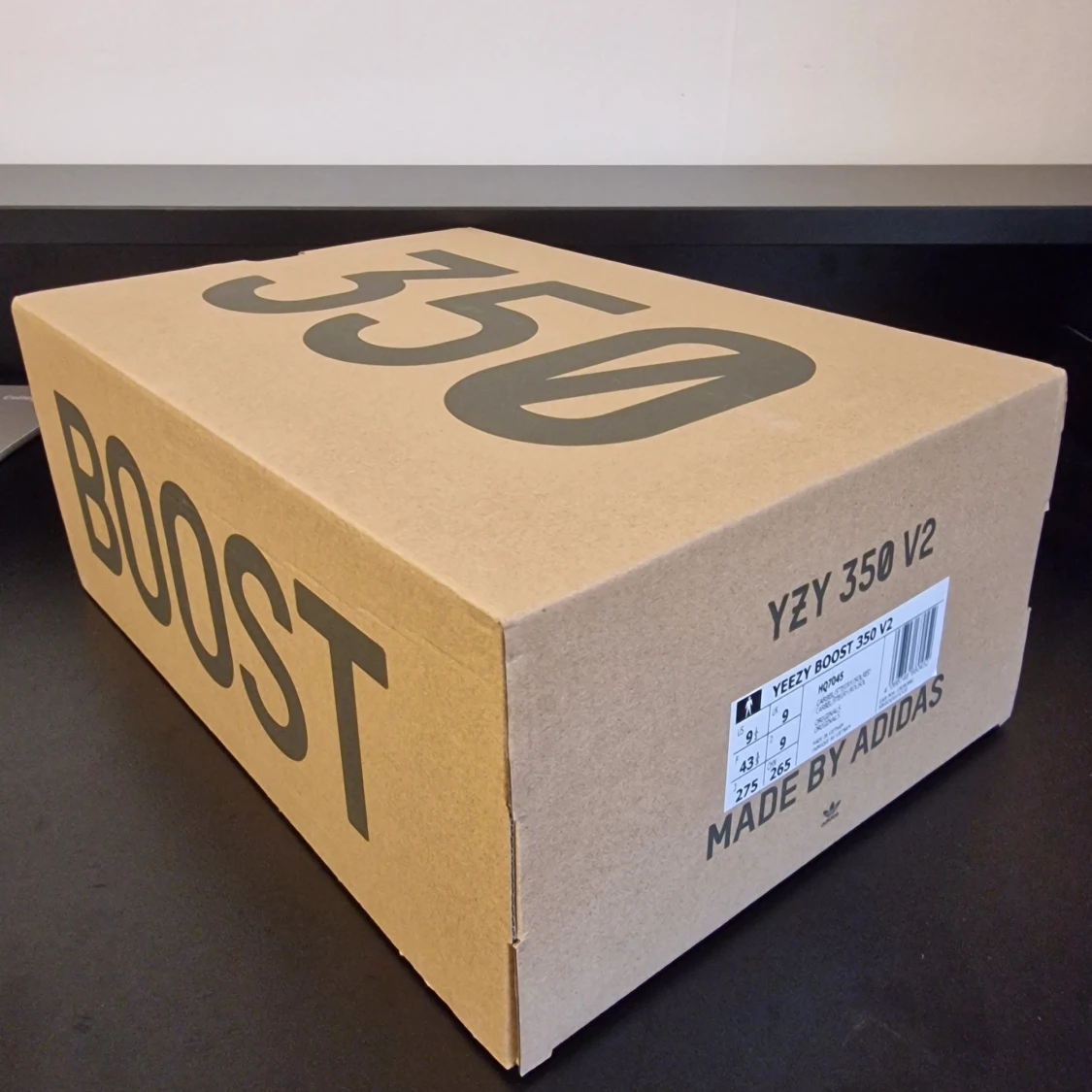 YEEZY BOOST 350 V2  - 4