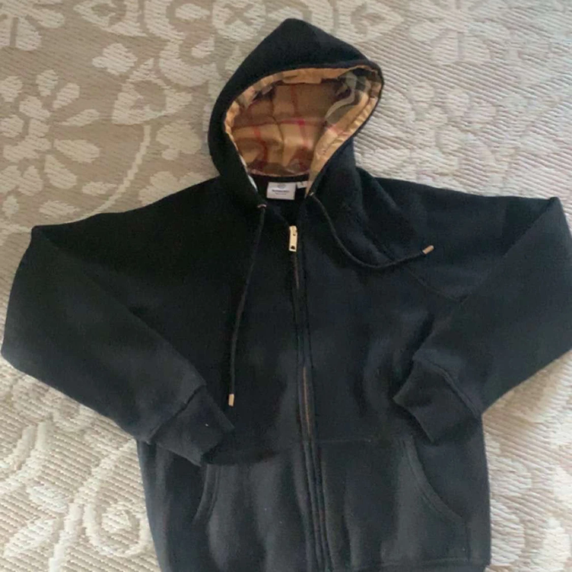Svart hoodie från Burberry