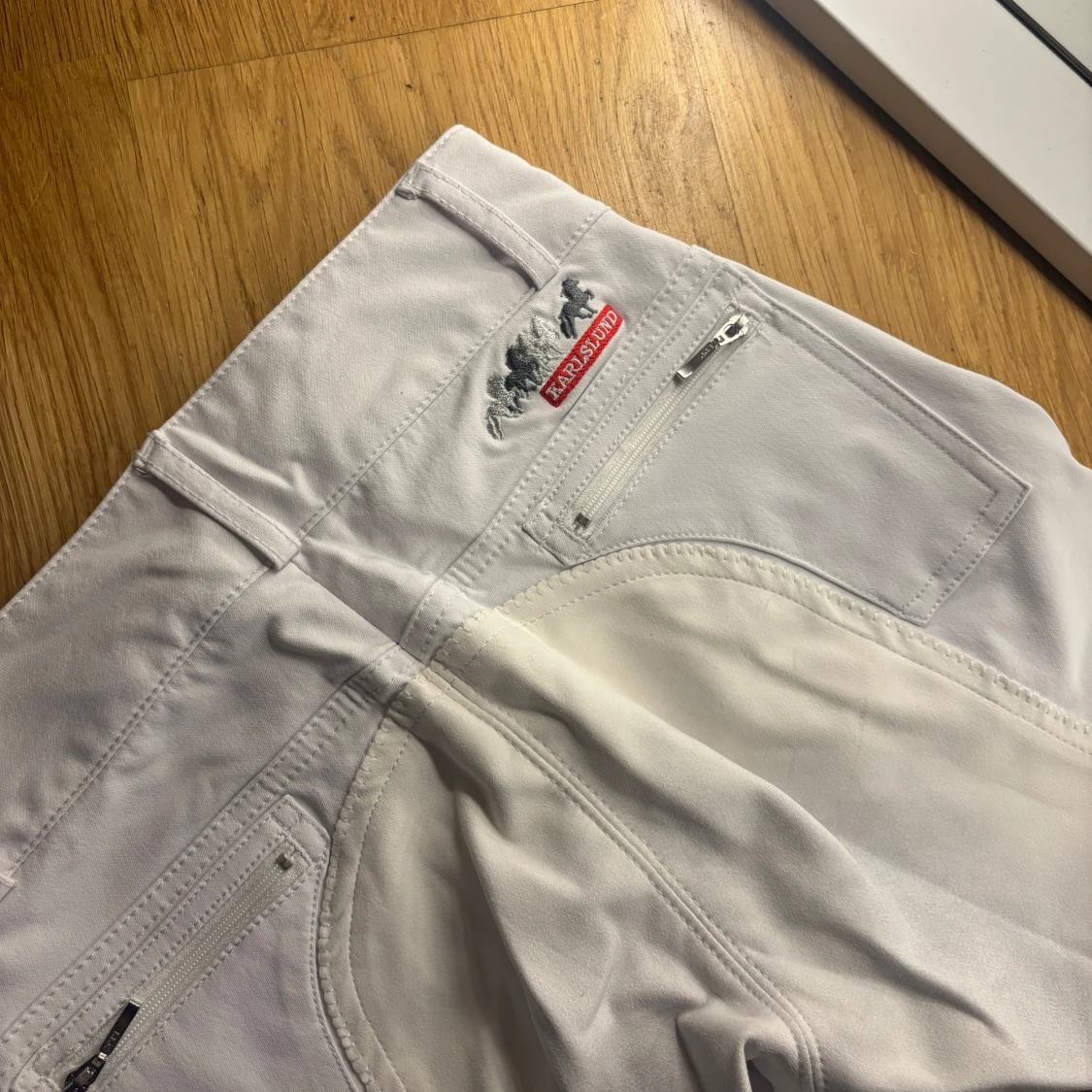 Vita ridbyxor från Karslund - 3