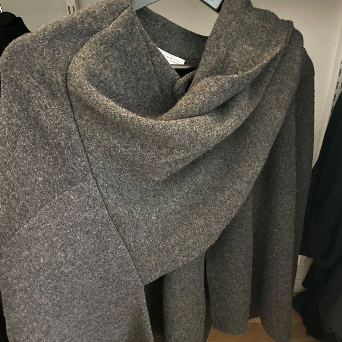 Grå kofta från zara - 2