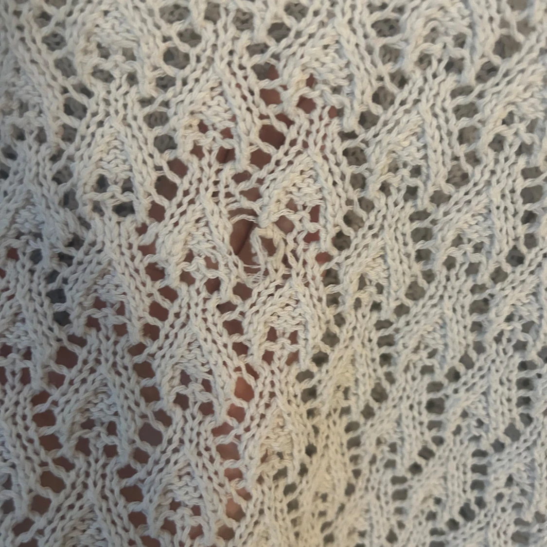 Vit stickad tröja - 2