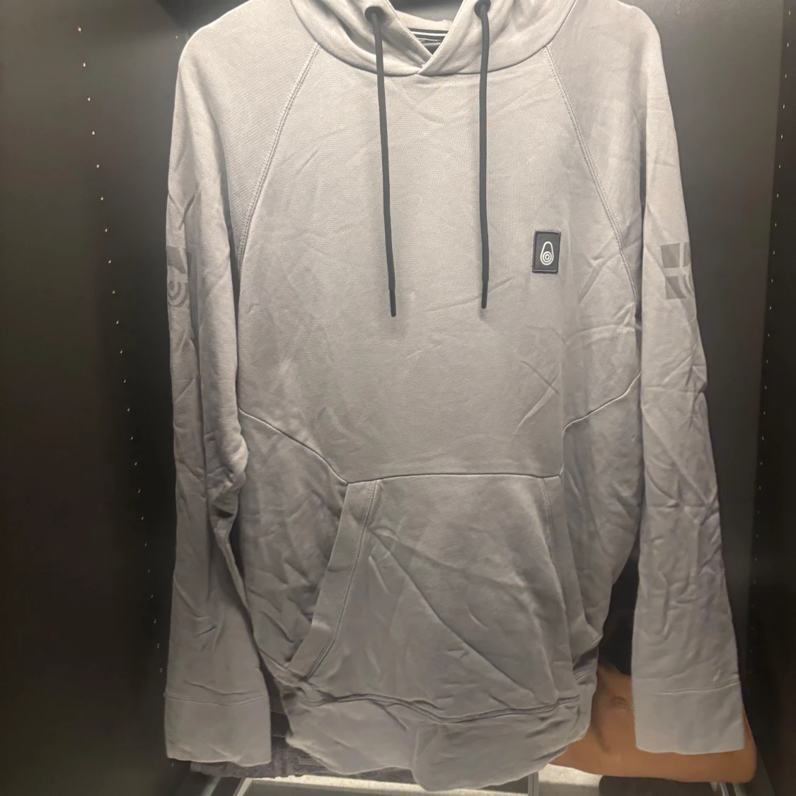 Grå hoodie från Sail Racing