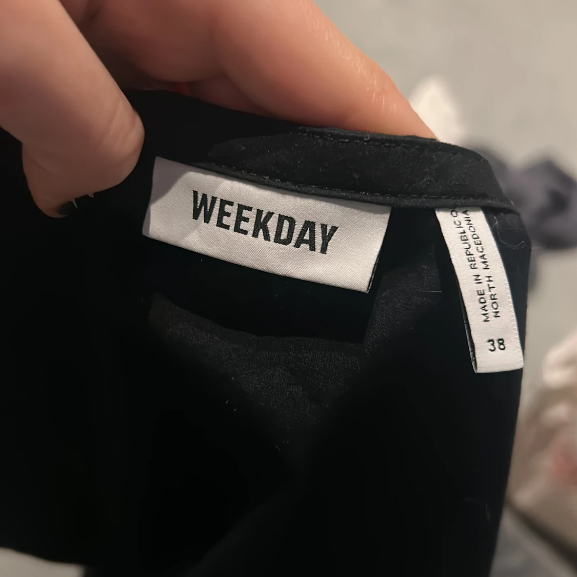 Svart topp från Weekday - 3